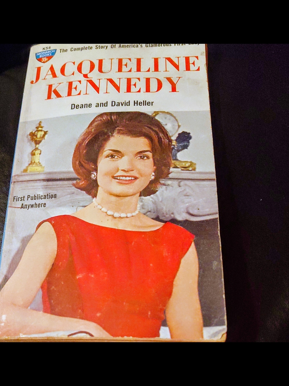VTG JACQUELINE  KENNEDY BIO BY DEANE AND DAVID  HELLER NONFICTION PAPERBACK 1961